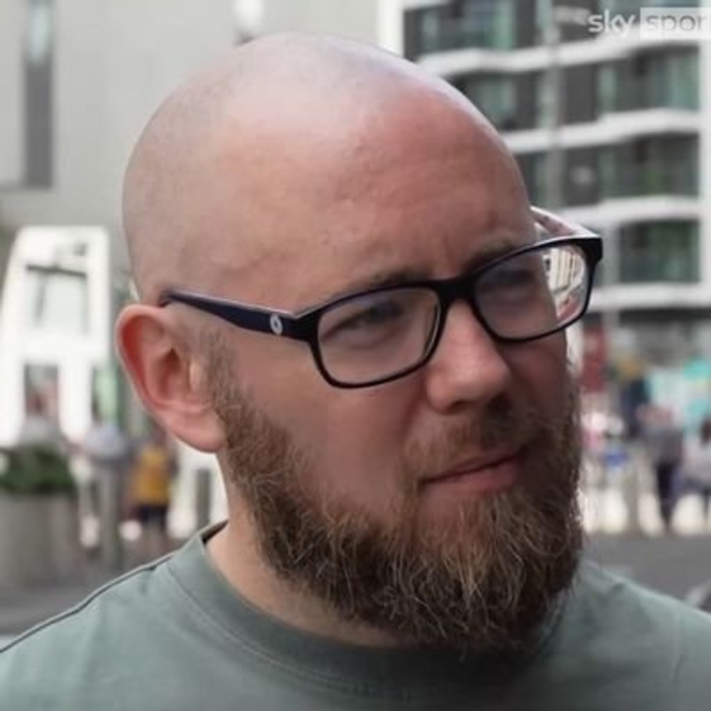 Graham Smyth's Twitter Insight on Leeds United Left-Back Plans